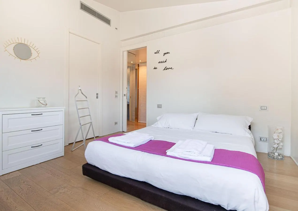 Stunning Top Floor Flat In The Heart Of Verona